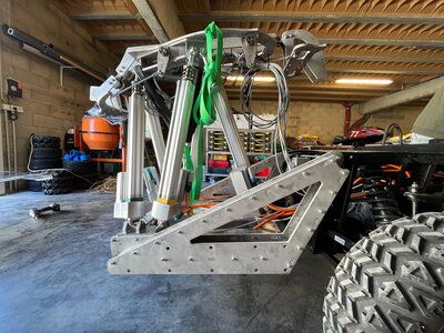 Structure mécanique avec vérins linéaires montée sur le buggy