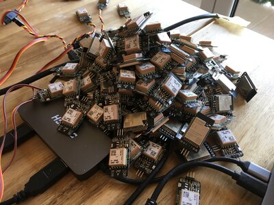 Lot de production - centaines de PCB BALIZ assemblés avec modules GPS