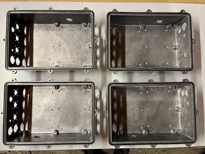 Boîtiers aluminium usinés sur mesure pour l'électronique embarquée